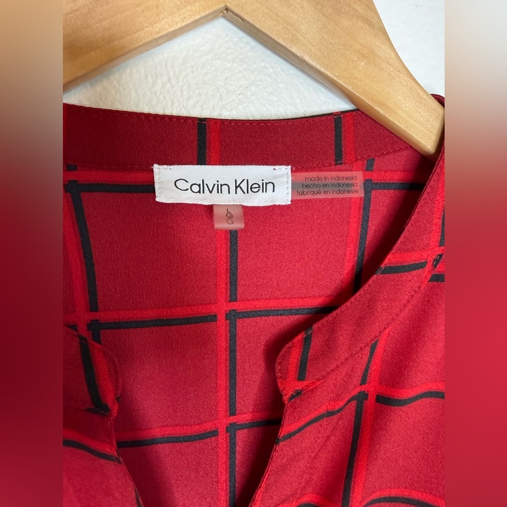 Calvin Klein Epaulette Shadow Windowpane Button-Down Shirt With Roll Tab Sleeve - Picture 6 of 8